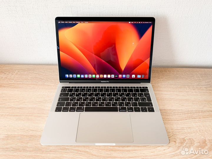 Apple MacBook Pro 13 2017 Core i5 8/128 в идеале