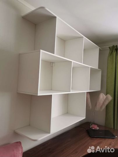 Книжная настенная полка