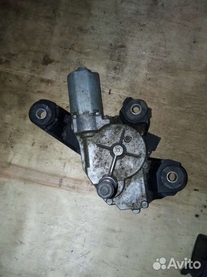 Nissan Qashqai моторчик заднего дворника