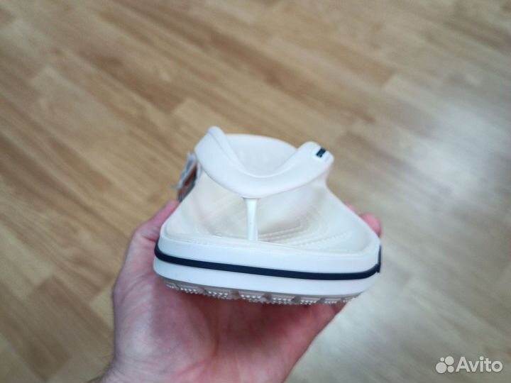 Шлепанцы вьетнамки Crocs white