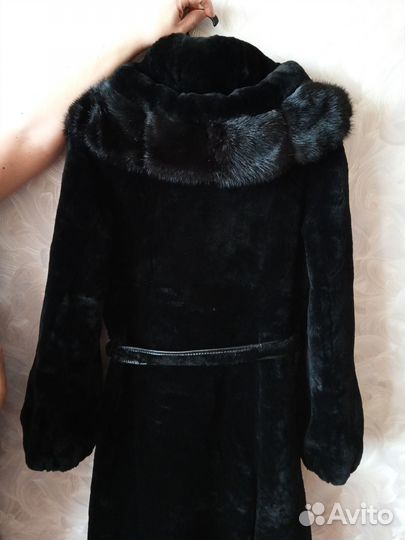 Шуба мутоновая с капюшоном 42 44