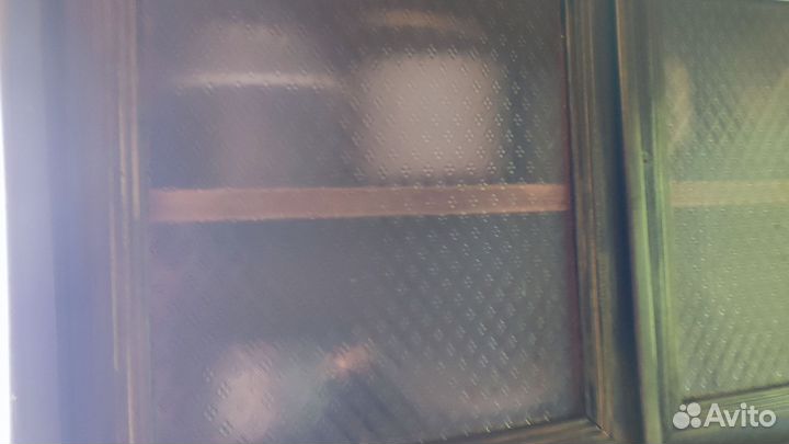 Старинный антикварный шкаф буфет