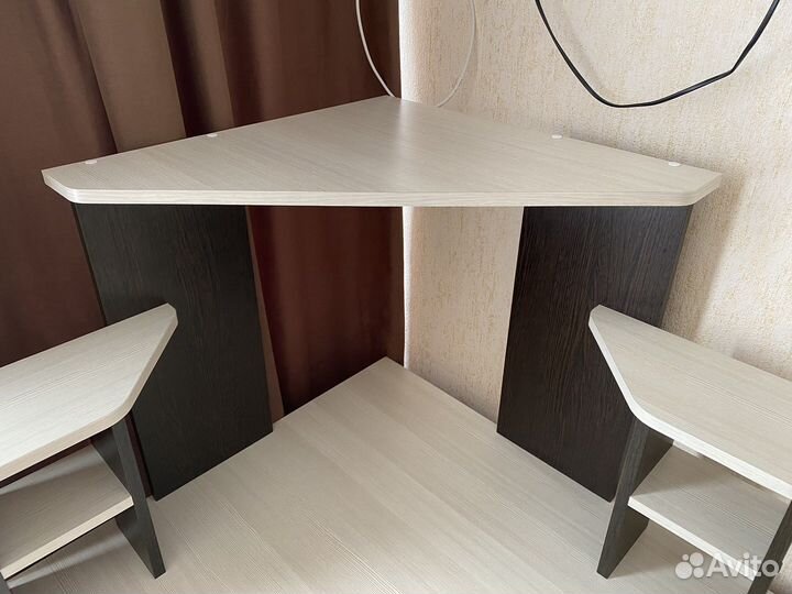 Продам компьютерный стол