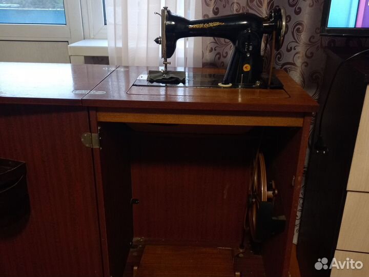 Швейная машина подольск ножная
