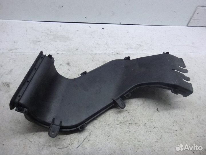 Воздухозаборник mazda mazda 5 (CR) 2005-2010