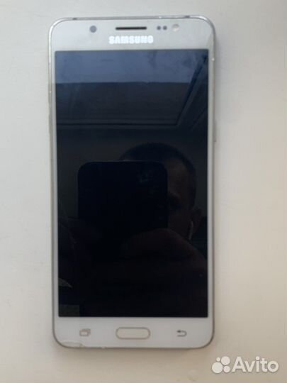Телефон Samsung j5