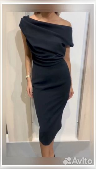 Платье с акцентом