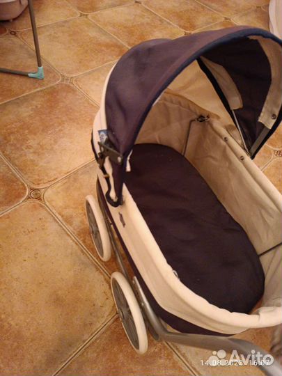 Коляска для кукол