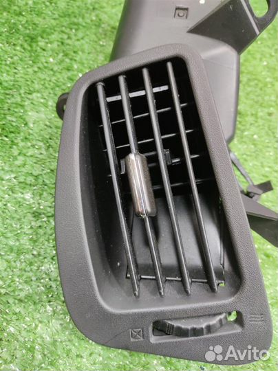 Дефлектор торпедо левый Lexus RX300 (MCU15) 2002