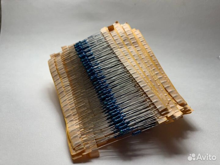 Набор резисторов 600шт (30 видов в наборе)