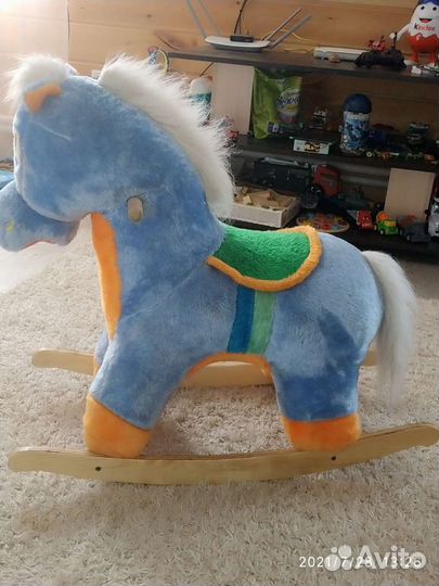 Лошадь качалка