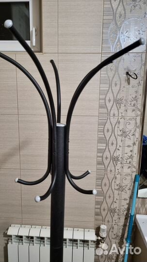 Вешалка для одежды напольная металлическая