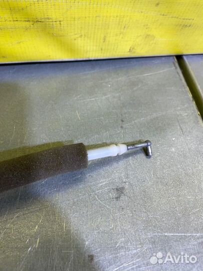 Тросик замка двери задний левый Nissan Patrol Y62