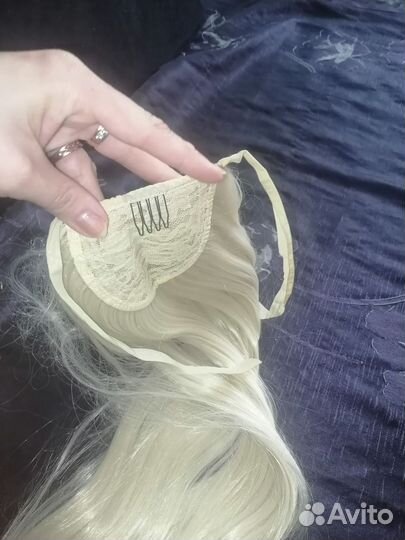 Волосы на заколках блонд