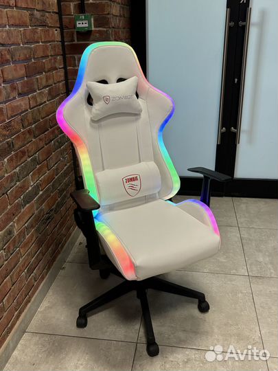 Компьютерное кресло с подсветкой, белое