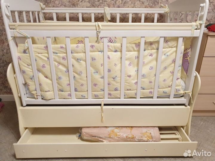 Детская кроватка