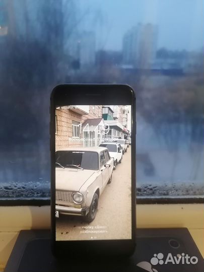 iPhone 8, 64 ГБ