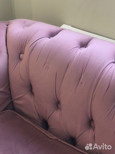 Диван с двумя креслами