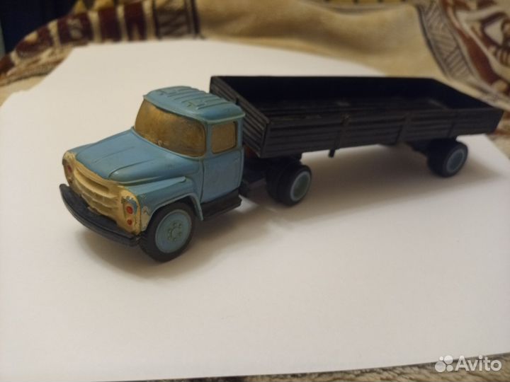 Модель грузовика ЗИЛ-130 завод Прогресс
