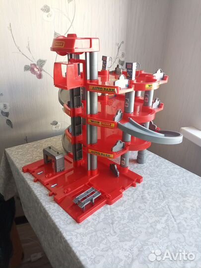 Парковка полесье