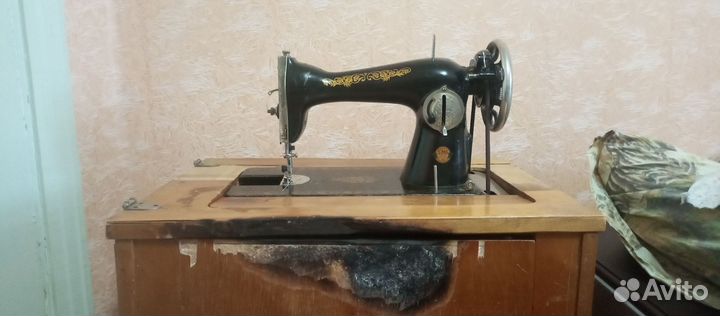 Швейная машинка подольская ножная