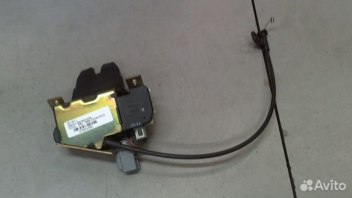 Замок багажника Volvo S80, 2003