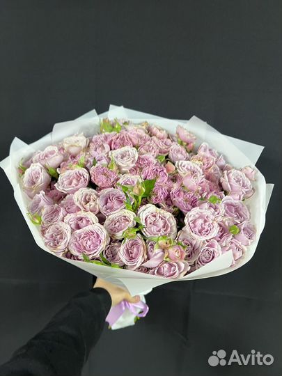 Кустовые розы букет