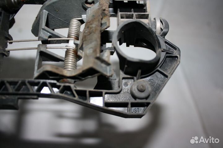 Замок двери VW Passat B7 Audi Q3 Q5 Q7 3C1837015A