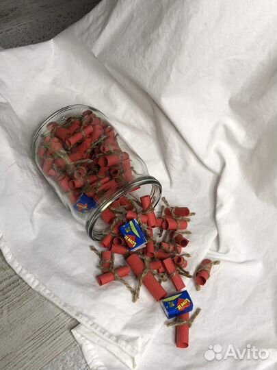 Подарок девушке на 8 марта /101 причина любви