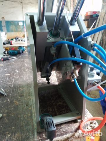 Устройство для обвалки бедра и голени птицы WK2