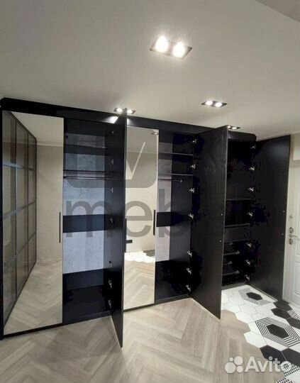 Шкаф купе с зеркалом