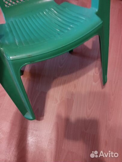 Стульчик детский пластиковый
