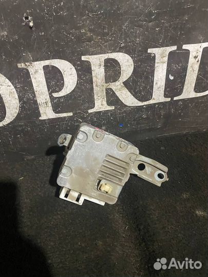 Блок управления эур Toyota Avensis T250