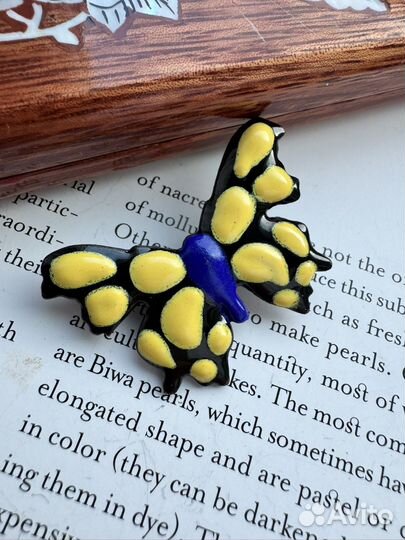 Винтажная брошь бабочка