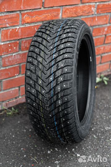 Zmax Winternova Stud II 315/35 R21 111T