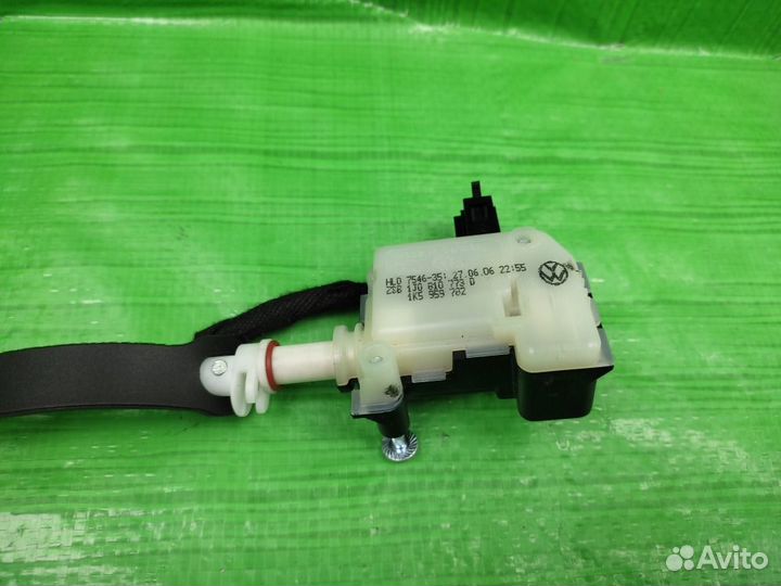 Активатор замка крышки бака Touareg/Cayenne 02-10