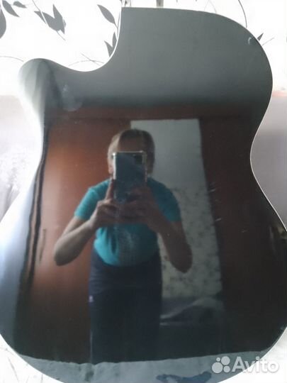 Акустическая гитара