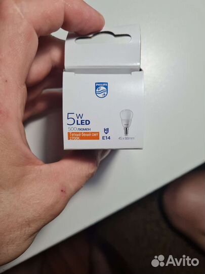 Лампа светодиодная E14