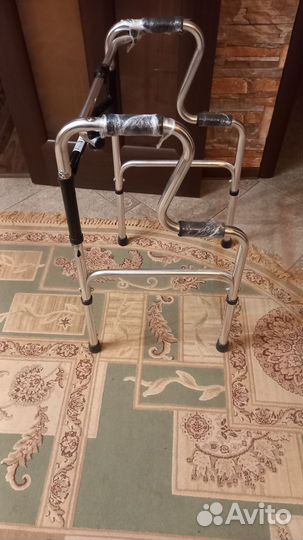 Ходунки для взрослых шагающие