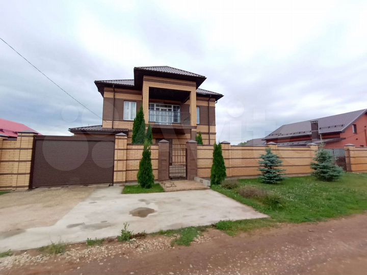 Дом 200 м² на участке 8 сот.