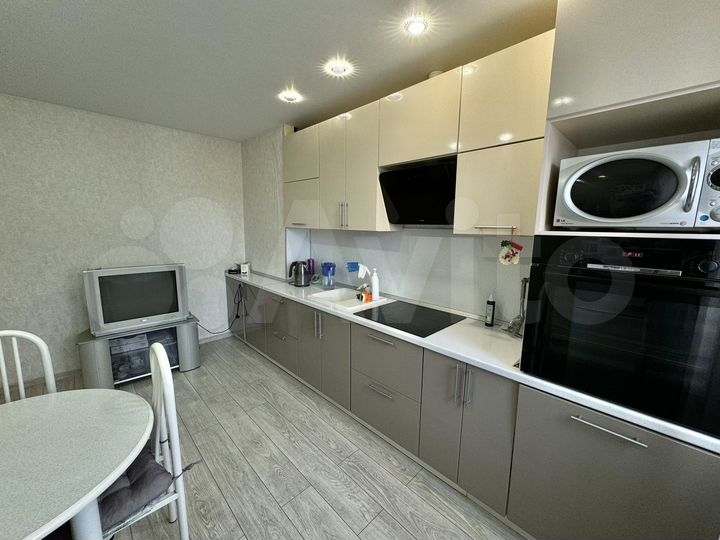 3-к. квартира, 75 м², 8/10 эт.