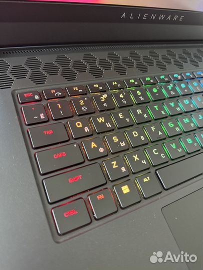 Dell Alienware M17 R5 R7-6800H/32/1TB/RX6700 10GB