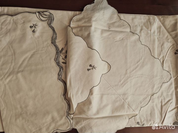 Скатерть с 8 салфетками Франция