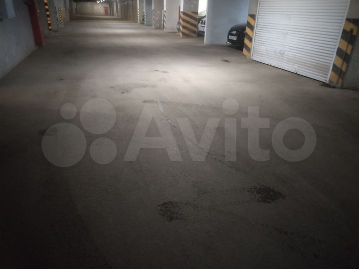 Машиноместо, 18 м²