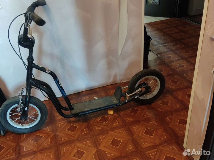 Самокат с большими колëсами