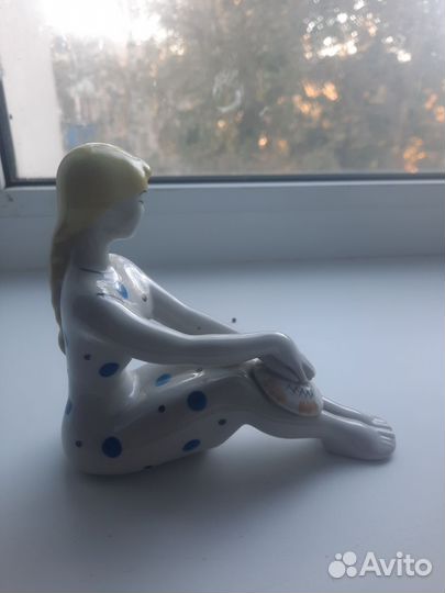 Статуэтка фарфор