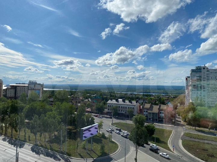 2-к. квартира, 55 м², 10/10 эт.