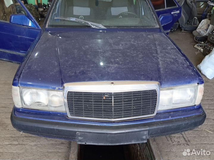 Капот Мерседес 190