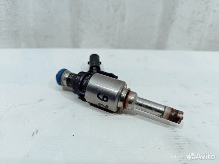 Топливная форсунка / инжектор Audi A4 CJE