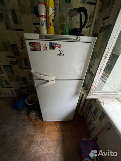 Холодильник Indesit